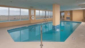 公寓客房, 1 間臥室 | 游泳池 | 室內游泳池和室外游泳池