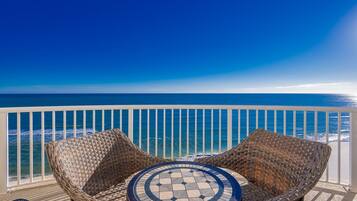 Condo, 1 Bedroom | Property grounds