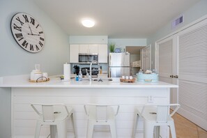 Condo, 1 Bedroom | Private kitchen | Fridge, oven, coffee/tea maker - Royal Palms 1404 1 Bedroom Condo (Gulf Shores)