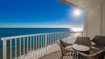 Condo, 1 Bedroom | Property grounds