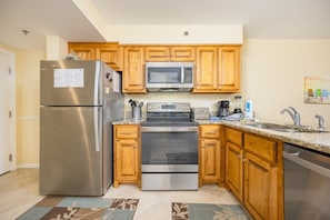 Condo, 2 Bedrooms | Private kitchen
