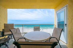 Condo, 2 habitaciones | Restaurante al aire libre