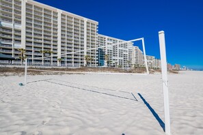 Condo, 3 Bedrooms | Sports court