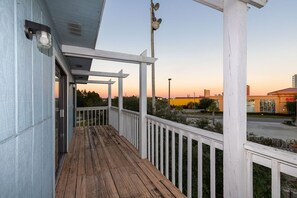 Condo, 2 Bedrooms | Property grounds