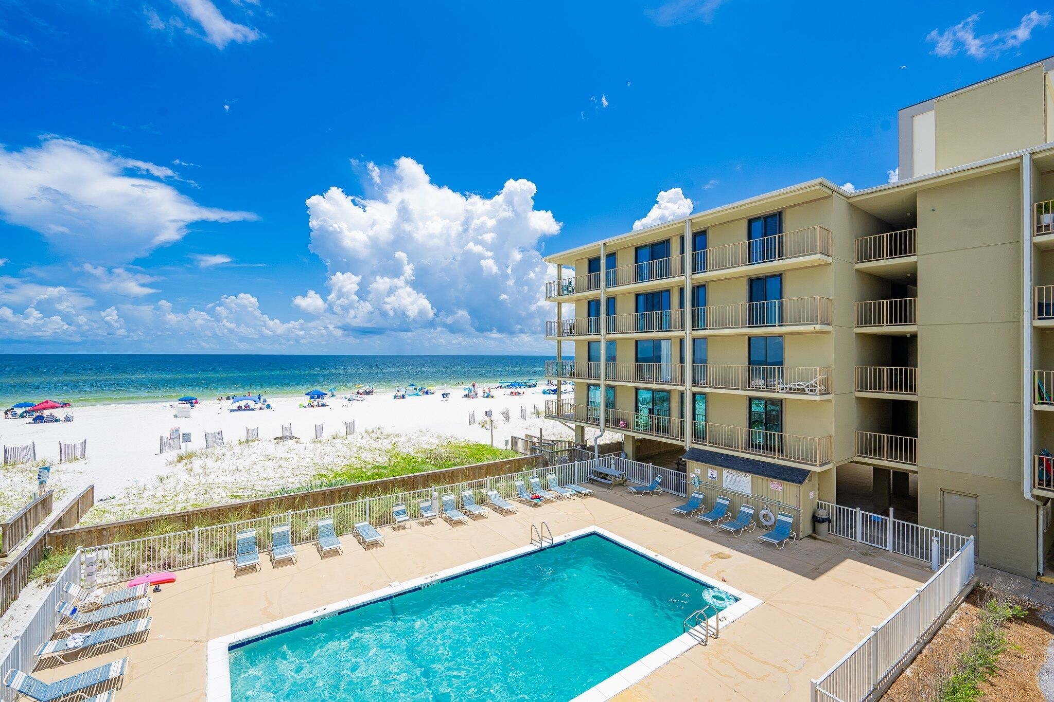 คอนโด, 2 ห้องนอน | สระว่ายน้ำ | สระว่ายน้ำกลางแจ้ง