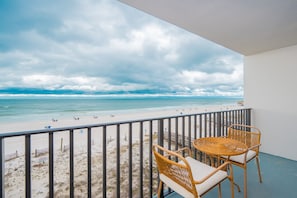 Condo, 2 Bedrooms | Property grounds