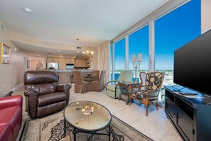 Condo, 3 habitaciones | Área de sala de estar