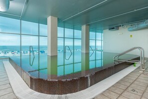 Condo, 3 habitaciones | Alberca | Alberca techada y alberca al aire libre