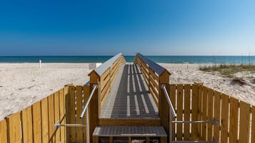 Condo, 2 quartos | Praia | Na praia