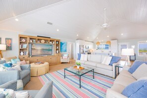 Casa, 4 quartos | Área de estar