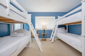 Casa, 4 habitaciones | 4 habitaciones, decoración personalizada y muebles diferentes 