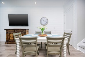 Casa, 3 habitaciones | Restaurantes