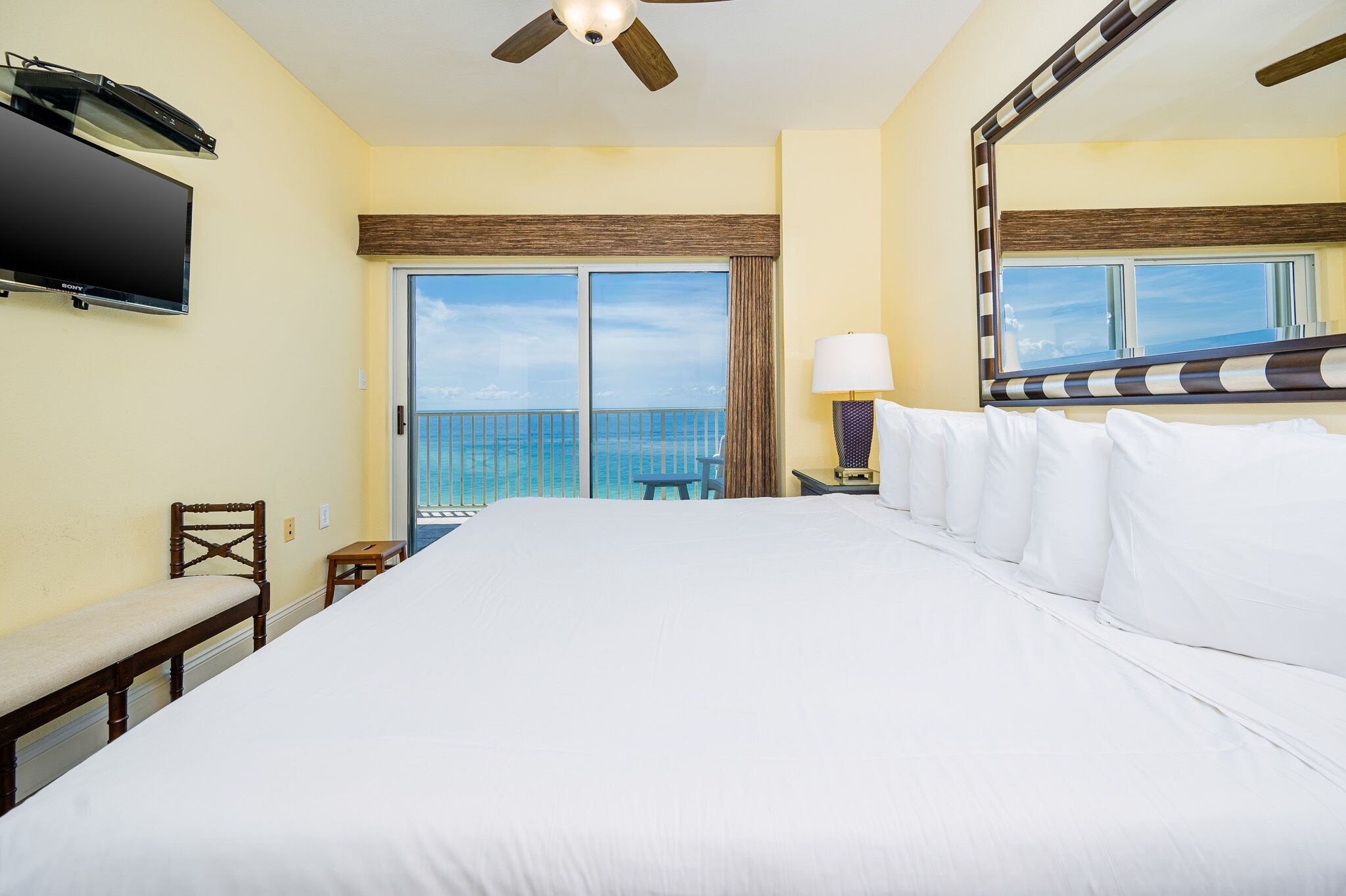 Condo, 2 habitaciones | 2 habitaciones, decoración personalizada y muebles diferentes 