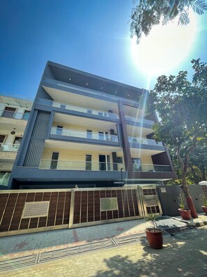 Exterior - A modern service apartment just 12 mins from Cyber City (Gurugram)