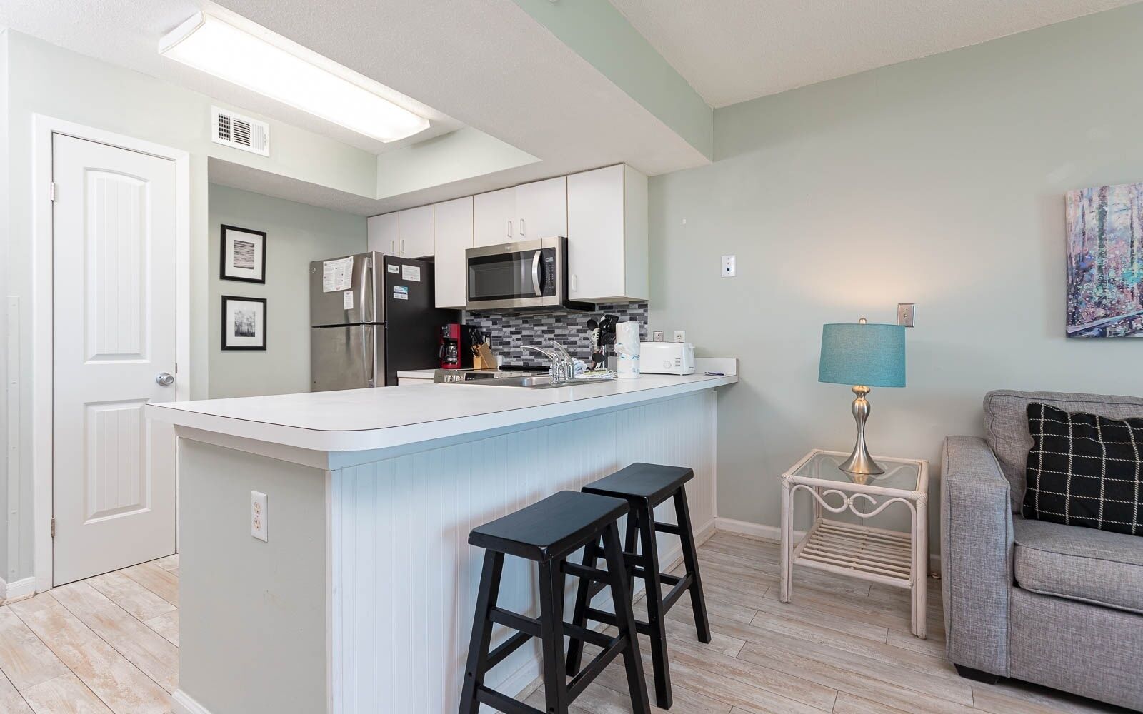 Condo, 1 Bedroom | Private kitchen | Fridge, oven, coffee/tea maker