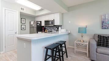 Condo, 1 Bedroom | Private kitchen | Fridge, oven, coffee/tea maker