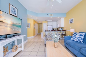 Condo, 1 Bedroom | Living area