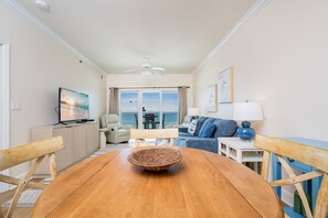 Condo, 3 Bedrooms | Interior