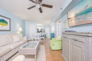 Condo, 2 Bedrooms | Living area