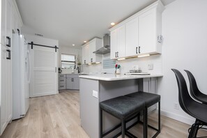 Condo, 2 Bedrooms | Private kitchen