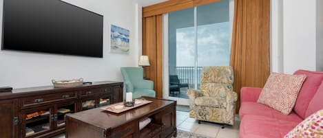 Condo, 3 habitaciones | Área de sala de estar