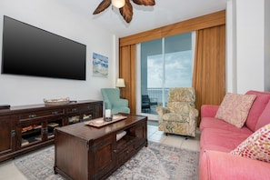 Condo, 3 habitaciones | Área de sala de estar