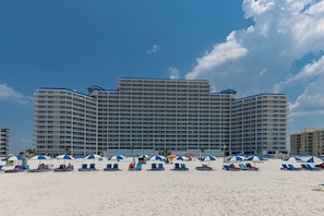 Condo, 3 habitaciones | Playa | En la playa 