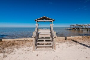 House, 4 Bedrooms | Beach