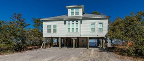 House, 4 Bedrooms | Exterior