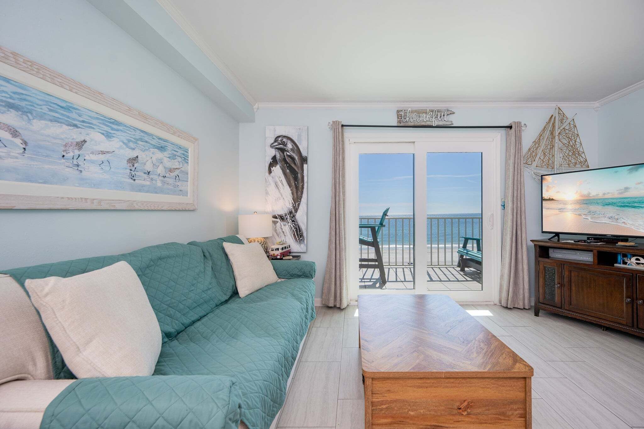 Condo, 1 Bedroom | Living area