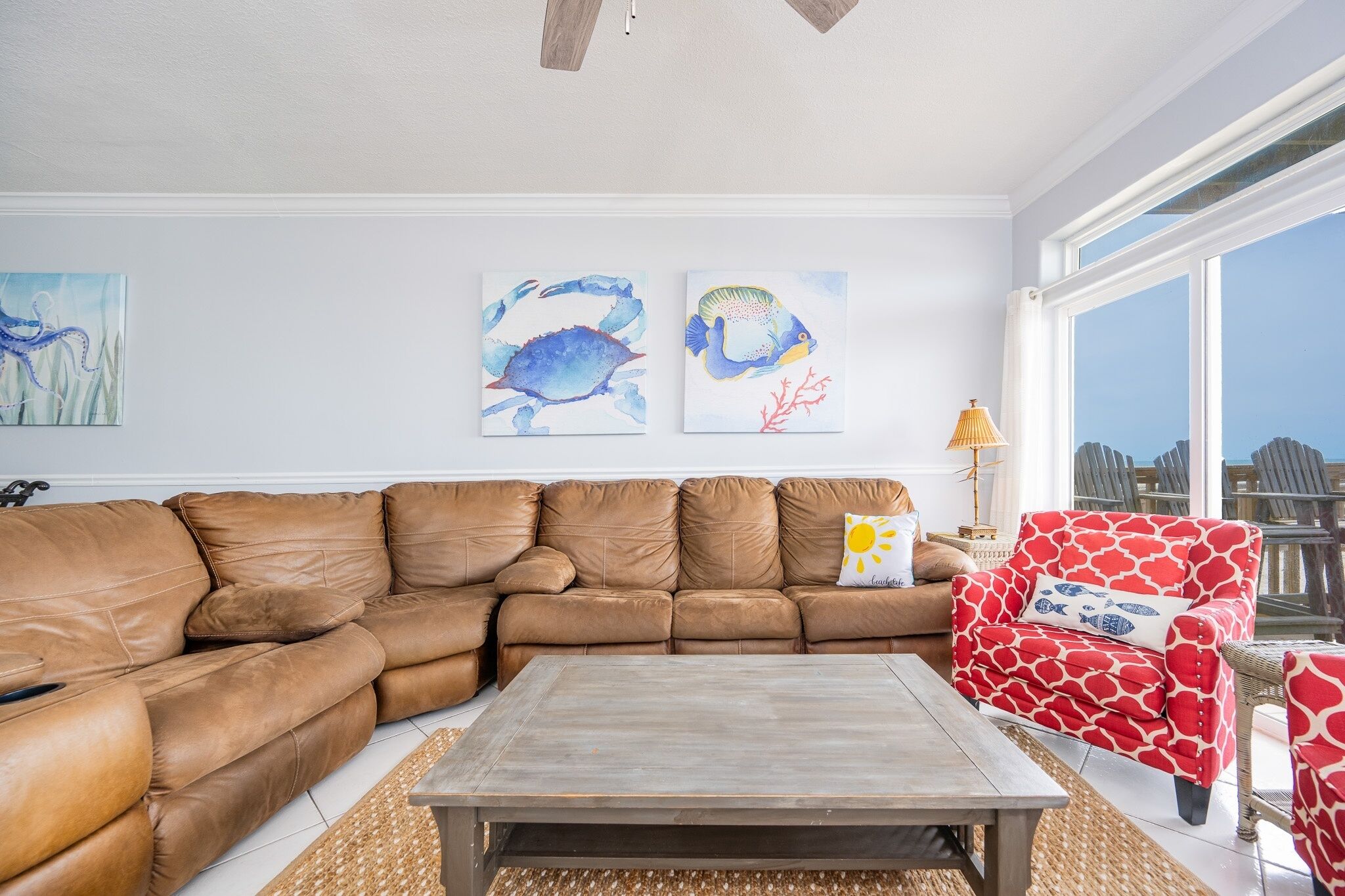 House, 5 Bedrooms | Living area