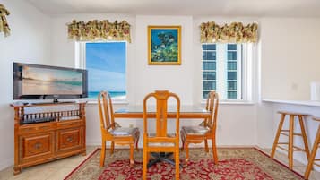 Bloc d'apartaments, 2 dormitoris | Servei de restauració
