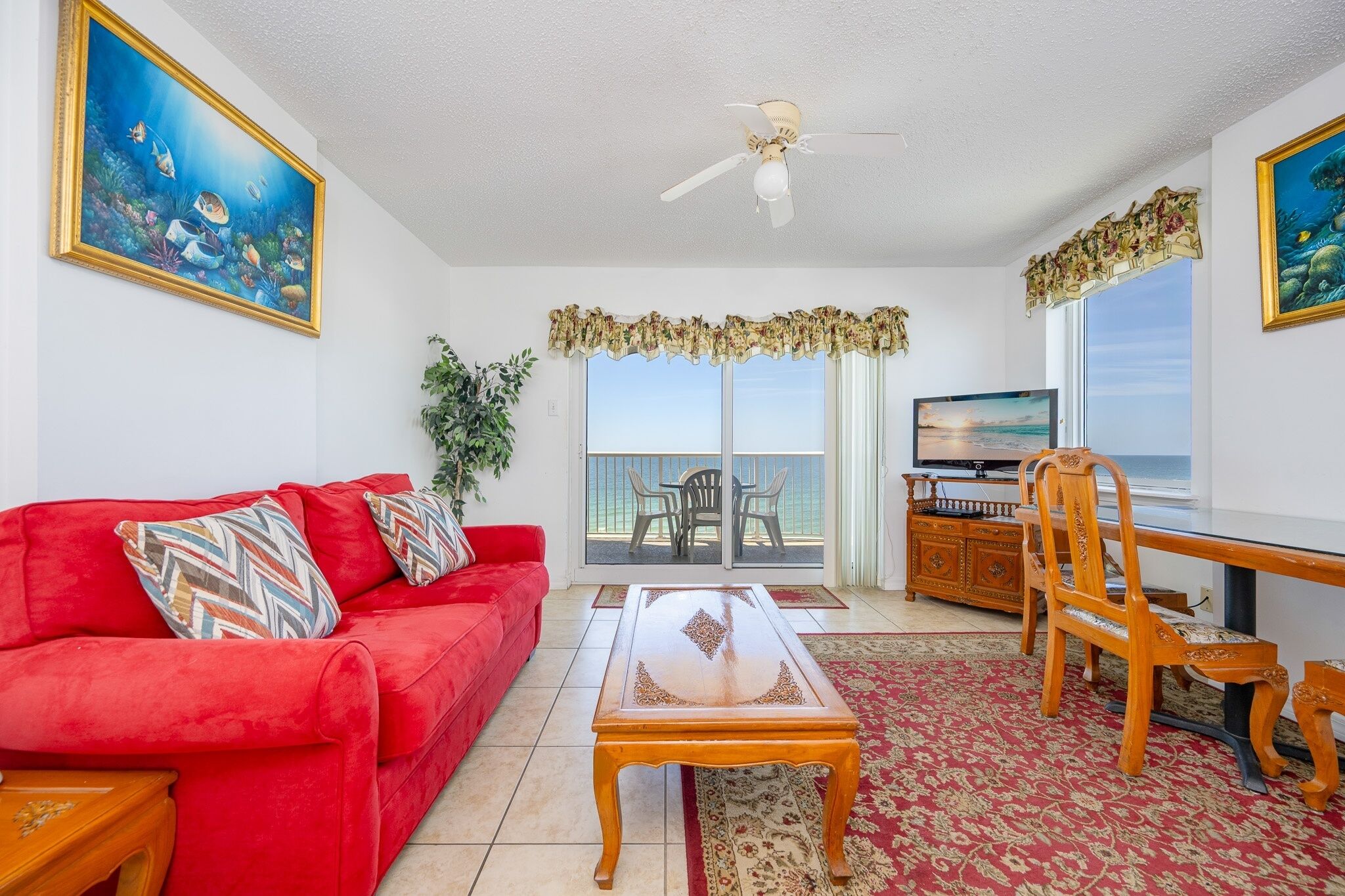 Condo, 2 Bedrooms | Living area