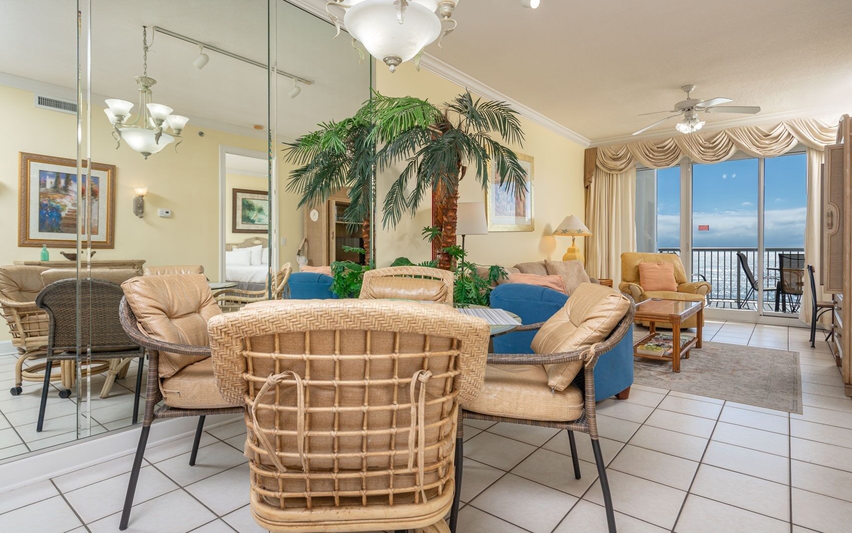 Condo, 2 Bedrooms | Living area