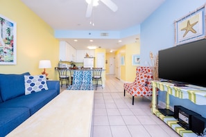 Condo, 1 Bedroom | Living area