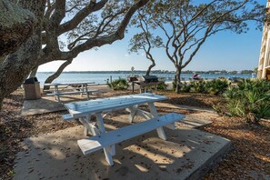 Condo, 2 Bedrooms | Property grounds