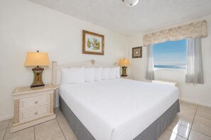 Condo, 2 chambres | 2 chambres, accès au Wi-Fi (inclus), décor unique, ameublement unique