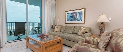 Condo, 1 Bedroom | Living area