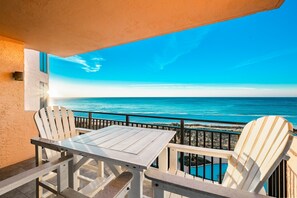 Condo, 3 habitaciones | Restaurante al aire libre