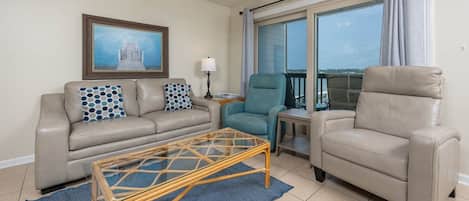 Condo, 1 Bedroom | Living area