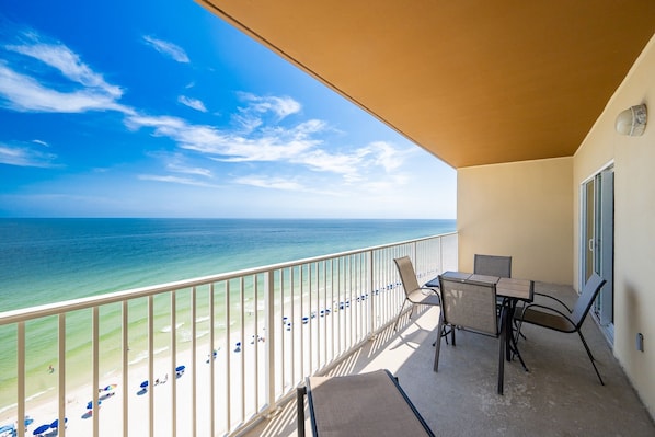 Condo, 2 Bedrooms | Property grounds