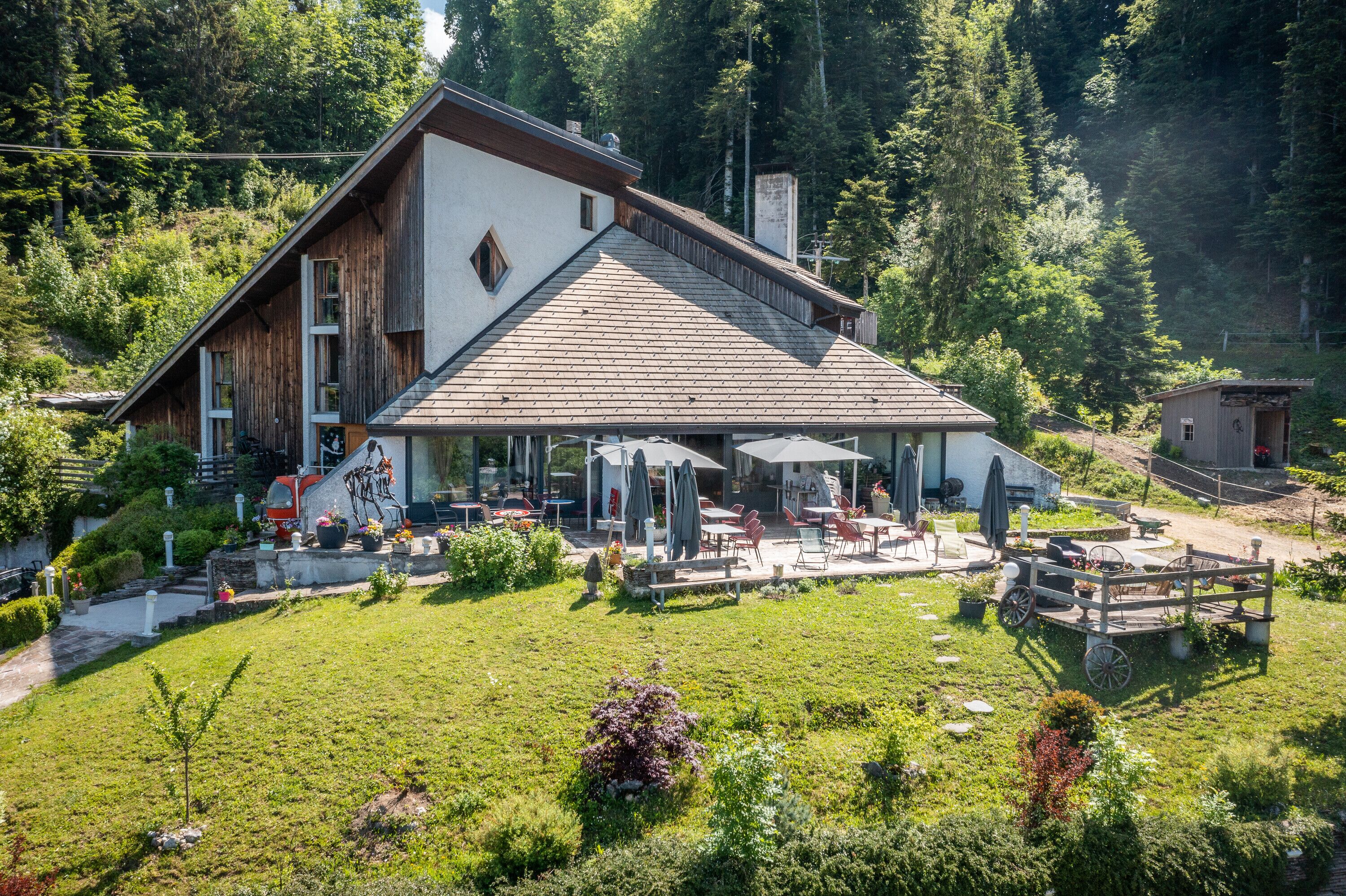 屋外ダイニングエリア