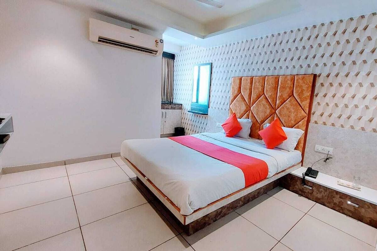 Premium bedding, free WiFi, bed sheets