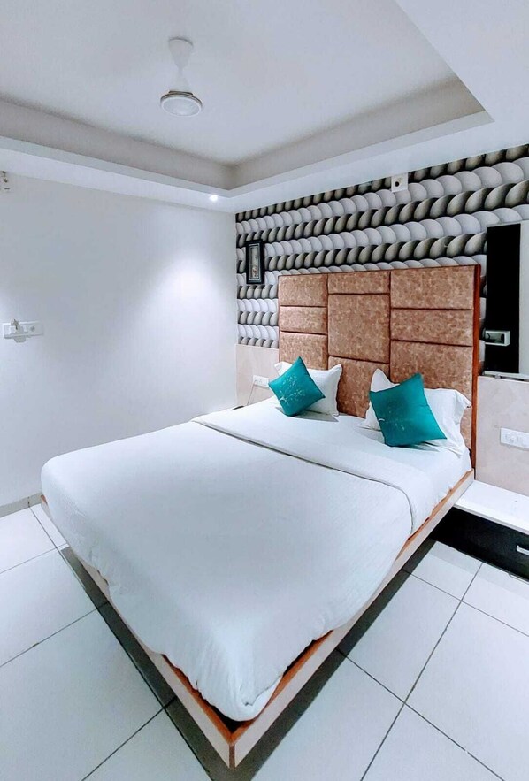 Premium bedding, free WiFi, bed sheets