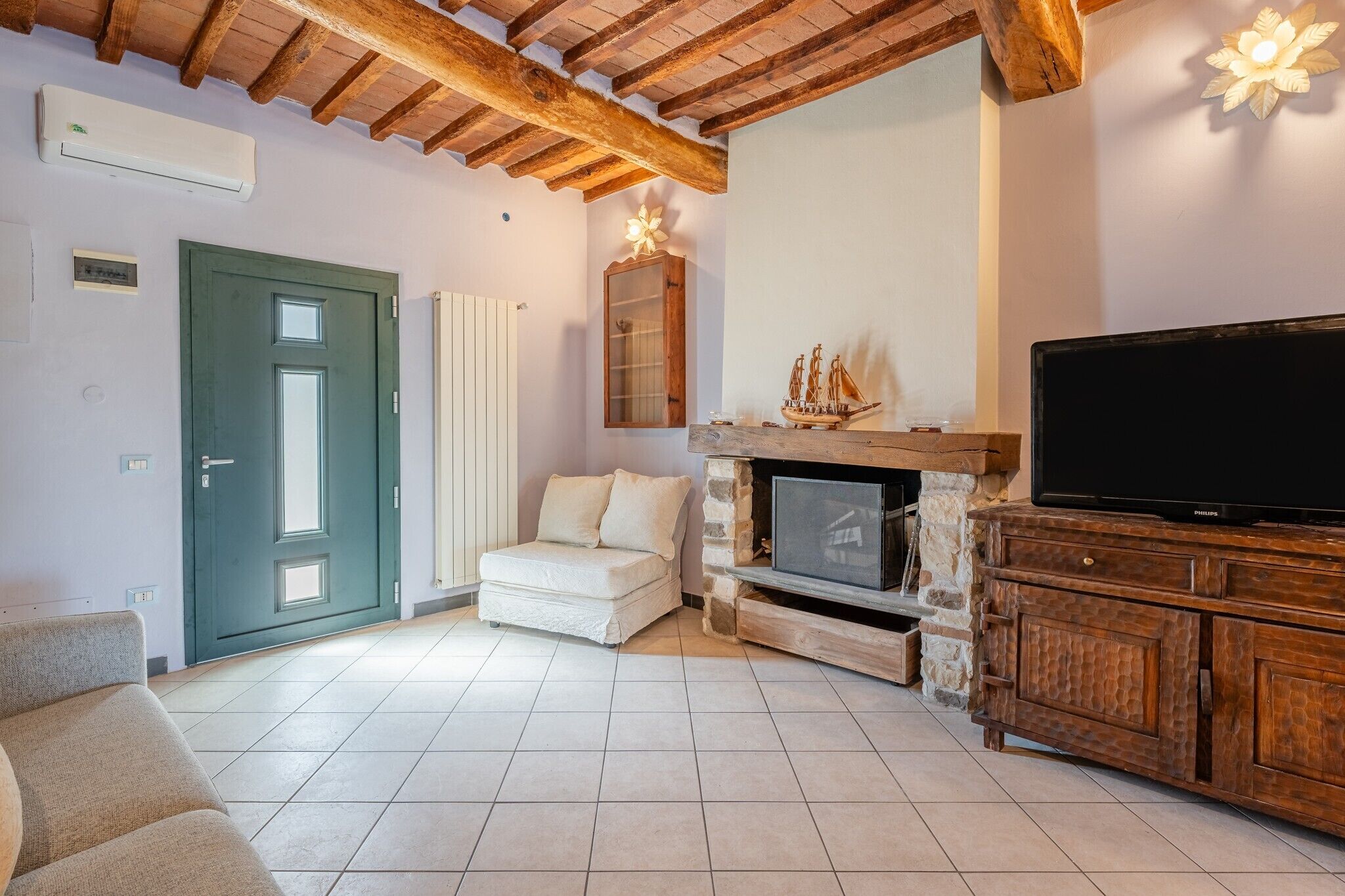 Fernseher, Kamin