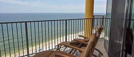 Condo, 3 Bedrooms | Property grounds
