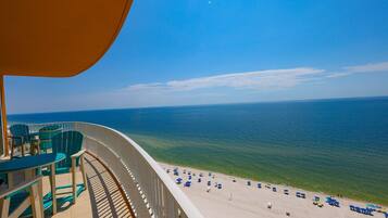 Condo, 4 Bedrooms | Property grounds