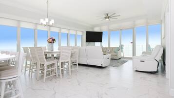 Condo, 4 Bedrooms | Dining