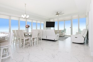 Condo, 4 habitaciones | Restaurantes