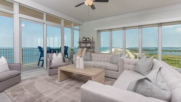 Apartment, 4 Schlafzimmer | Wohnbereich